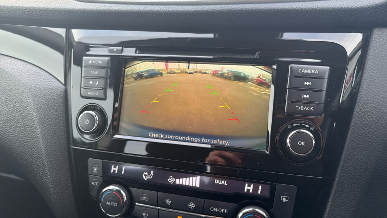 Nissan Qashqai 1.3 DiG-T Acenta Premium 5dr Petrol Hatchback